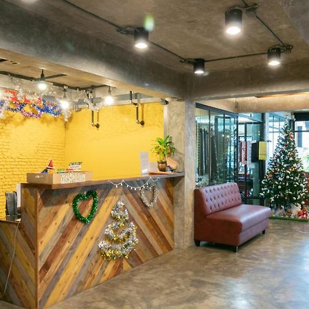 Zleepmotion Bangkok Hostel Exterior photo