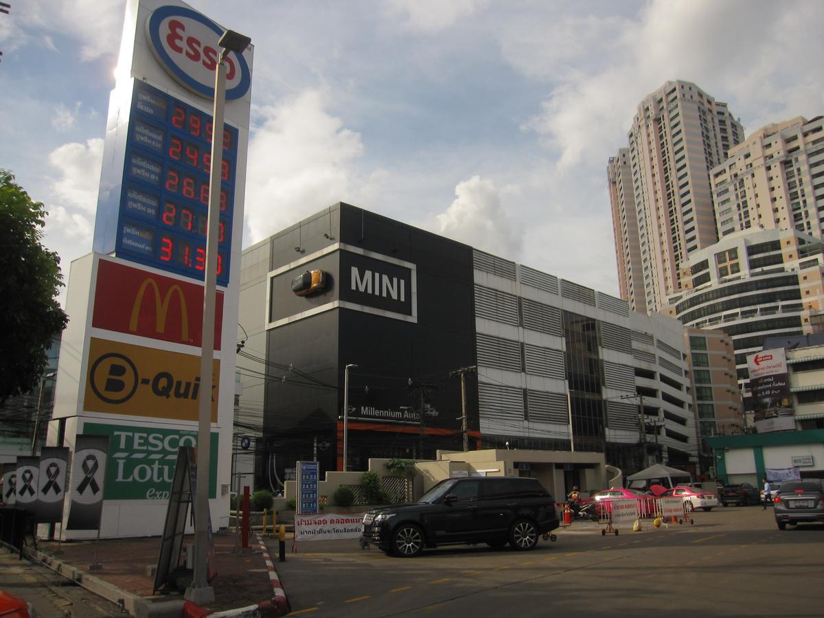 Zleepmotion Bangkok Hostel Exterior photo