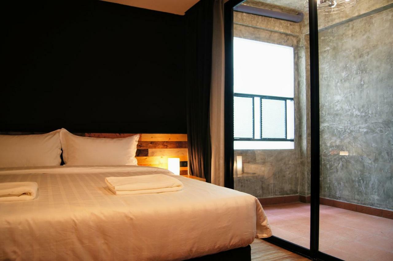 Zleepmotion Bangkok Hostel Exterior photo