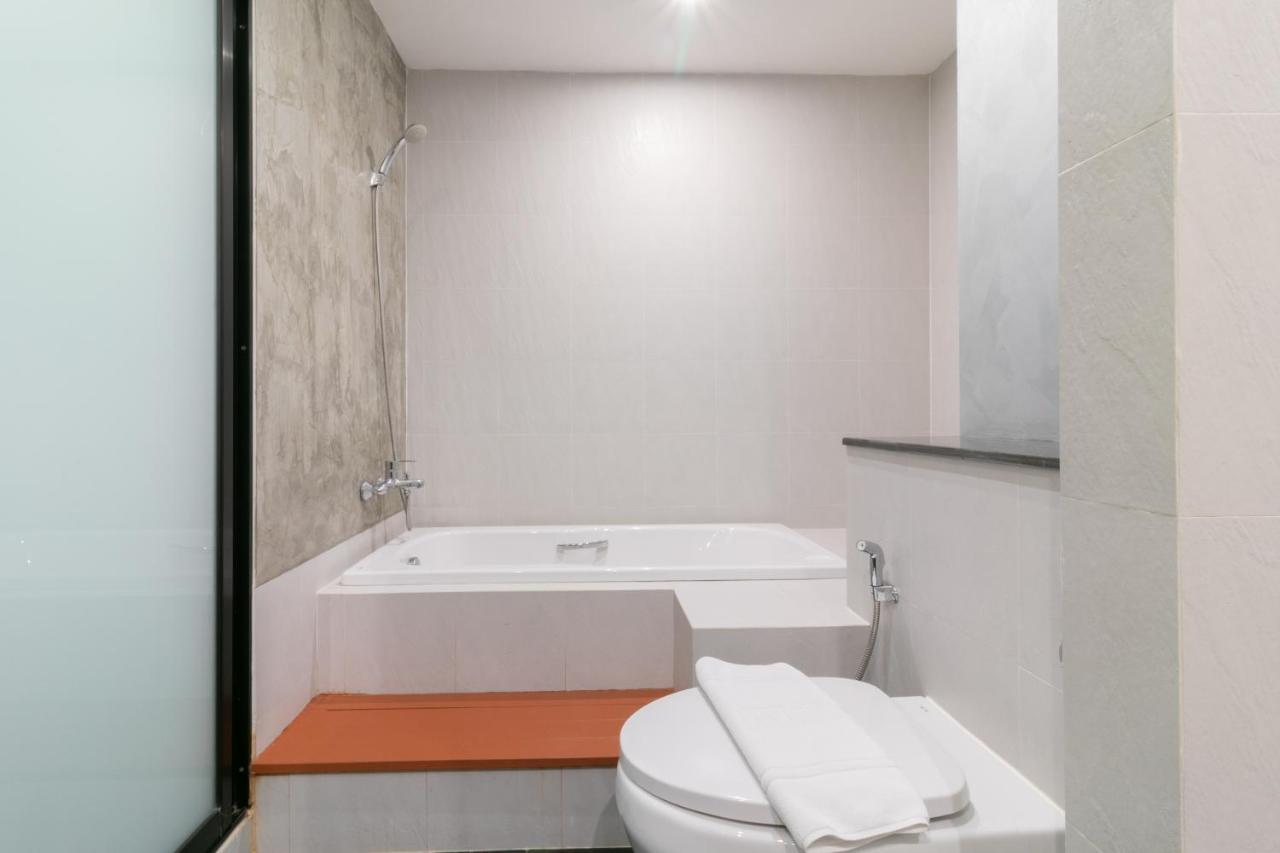 Zleepmotion Bangkok Hostel Exterior photo