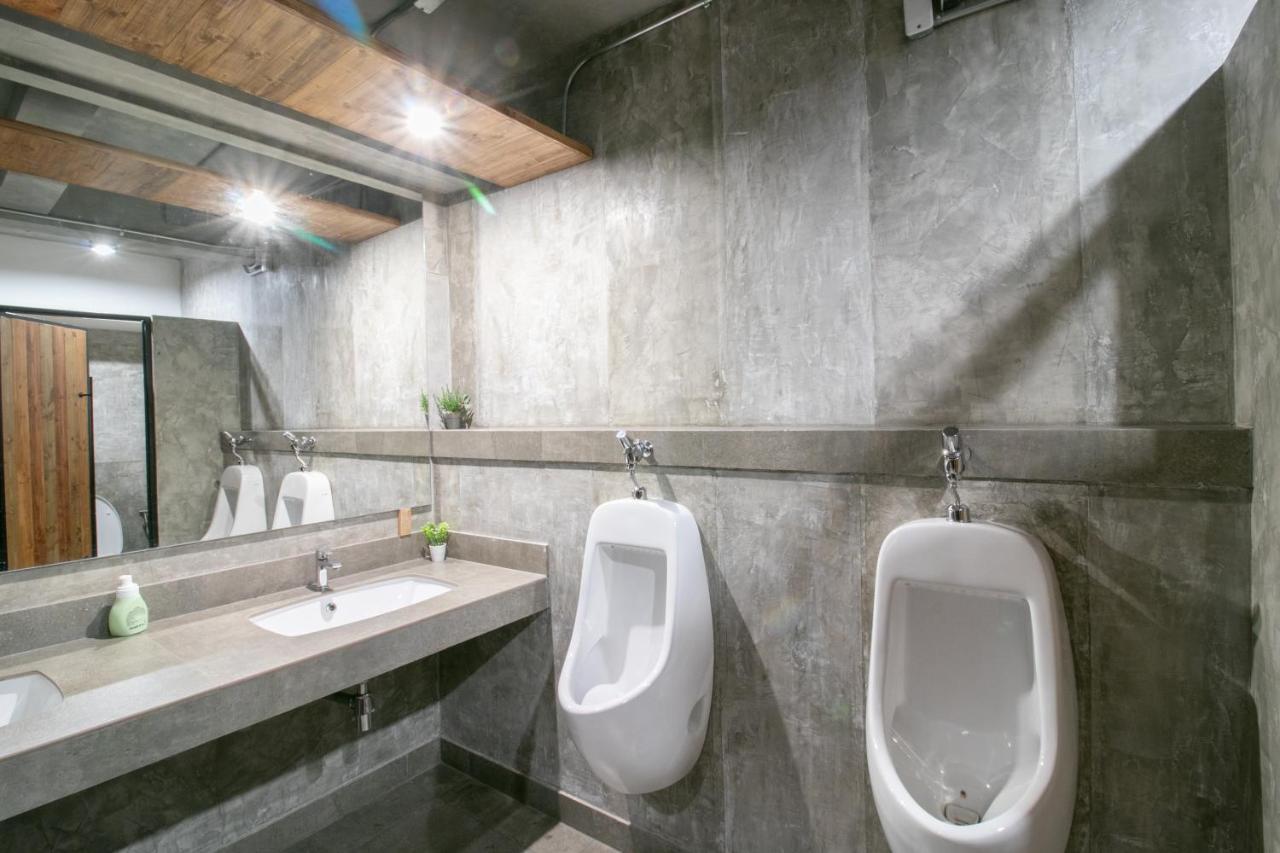 Zleepmotion Bangkok Hostel Exterior photo